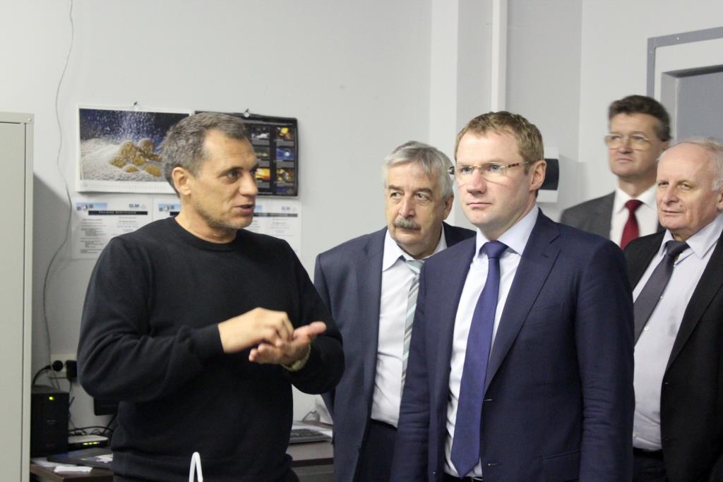 Директор НТК "Маштех" провел экскурсию для делегации ОАО "Силовые машины"